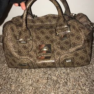 Super cute GUESS purse